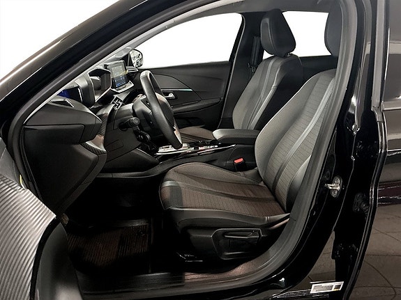 Peugeot e-208 4 of 15