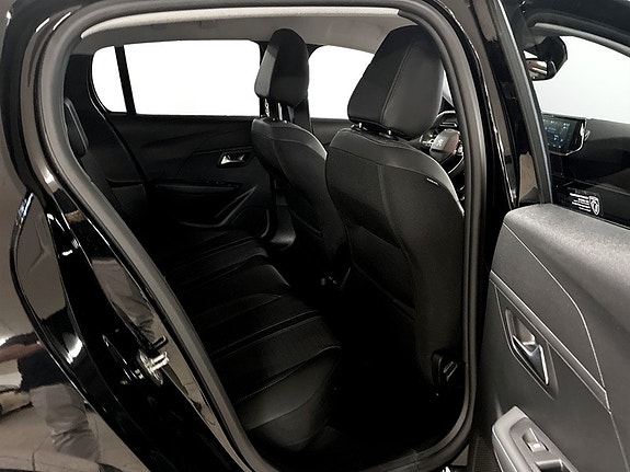 Peugeot e-208 12 of 15