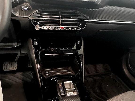 Peugeot e-208 10 of 15