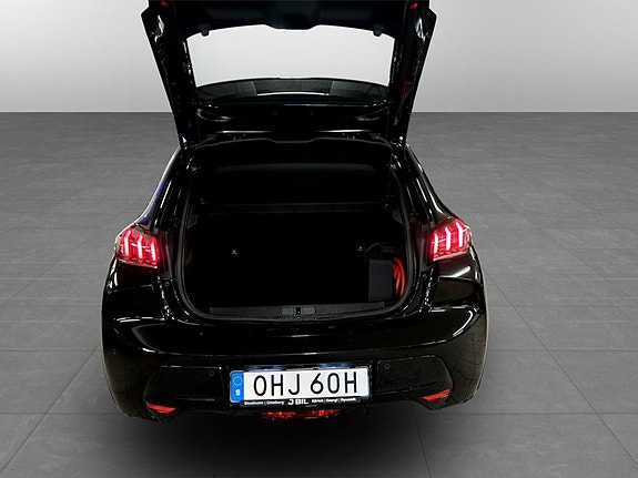Peugeot e-208 15 of 15