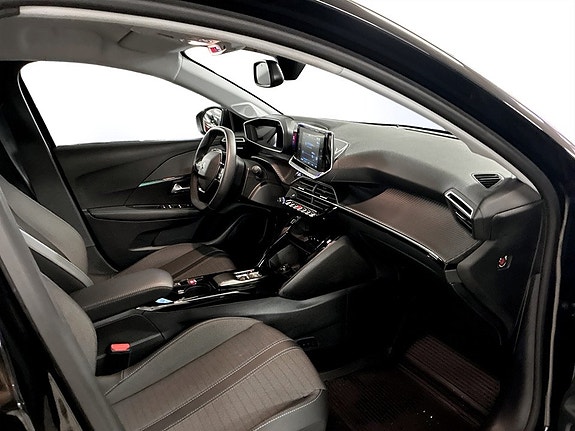 Peugeot e-208 11 of 15