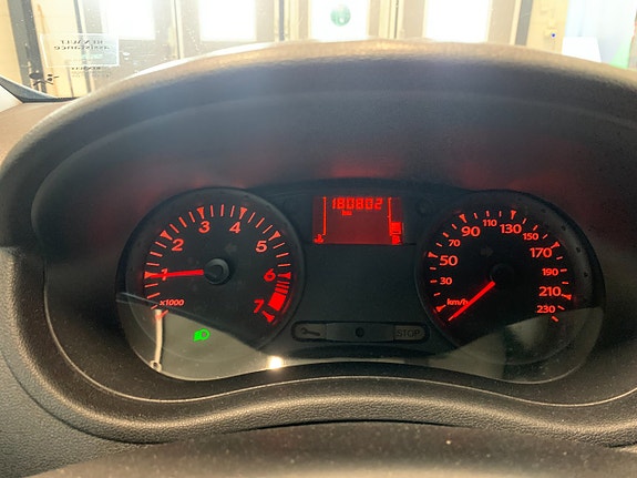 Renault Clio 8 of 12
