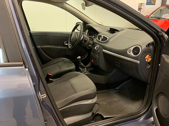 Renault Clio 3 of 12