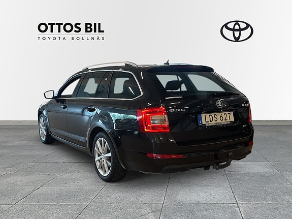 Skoda Octavia 2 of 13