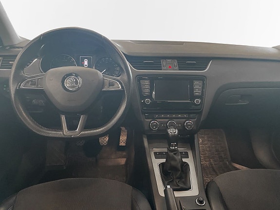 Skoda Octavia 8 of 13