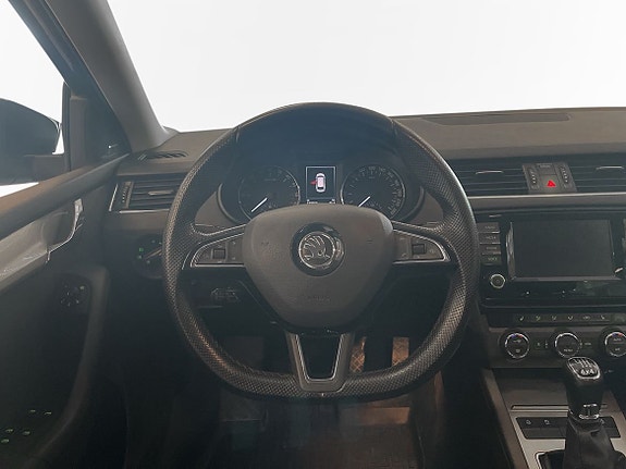 Skoda Octavia 9 of 13