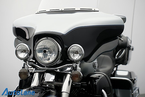 Harley-Davidson Electra Glide Ultra Classic* Vance & Hines 23 of 30