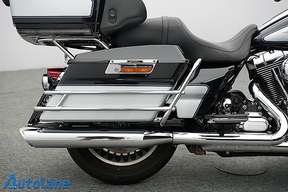 Harley-Davidson Electra Glide Ultra Classic* Vance & Hines 10 of 30