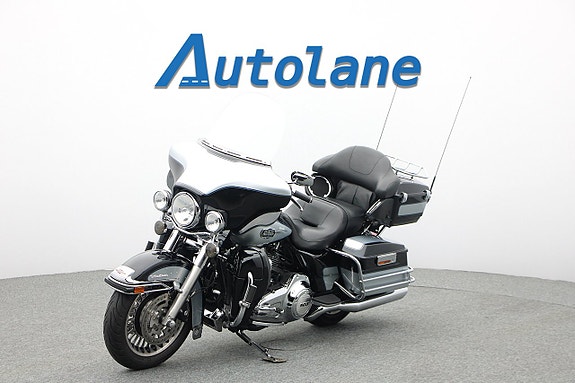 Harley-Davidson Electra Glide Ultra Classic* Vance & Hines 4 of 30