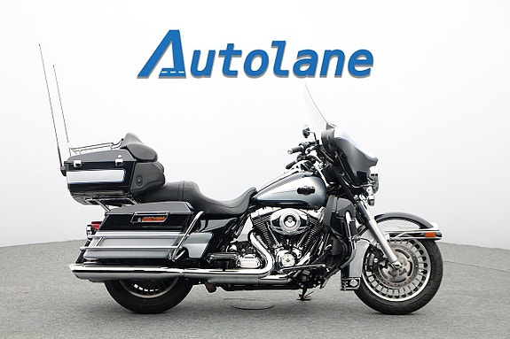 Harley-Davidson Electra Glide Ultra Classic* Vance & Hines 6 of 30
