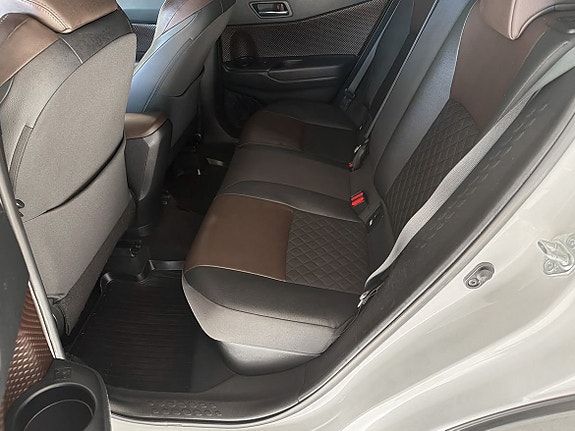 Toyota C-HR 8 of 14