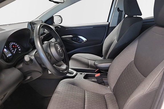 Toyota Yaris 7 of 11