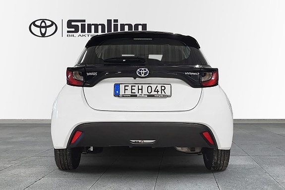 Toyota Yaris 5 of 11