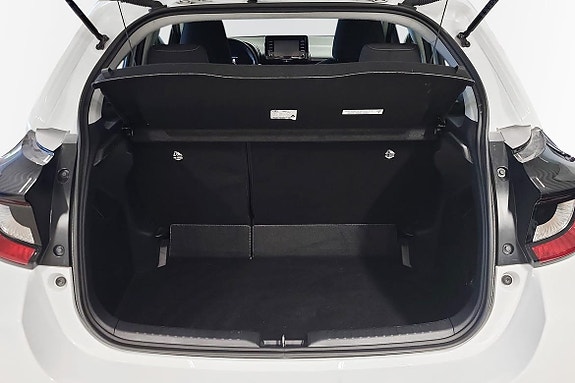 Toyota Yaris 11 of 11