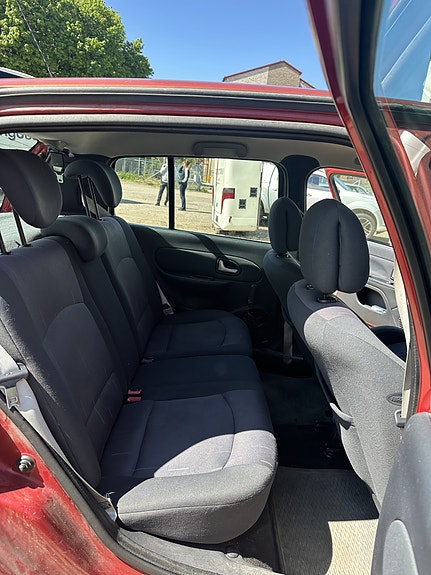 Renault Clio II 3 of 4