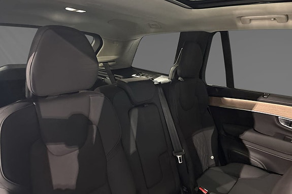 Volvo XC90 11 of 20
