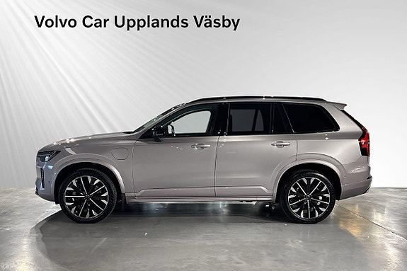 Volvo XC90 3 of 20
