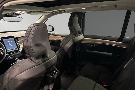 Volvo XC90 8 of 20