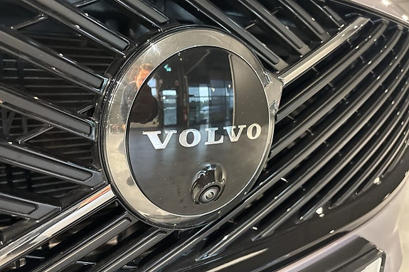 Volvo XC90 13 of 20