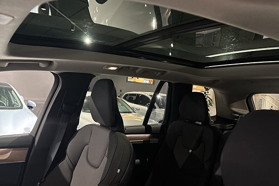 Volvo XC90 18 of 20