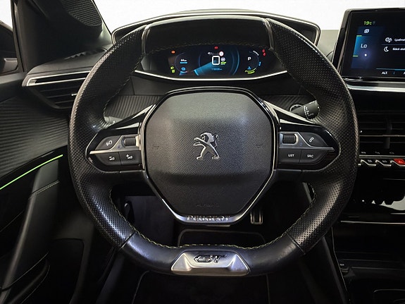 Peugeot e-208 13 of 27