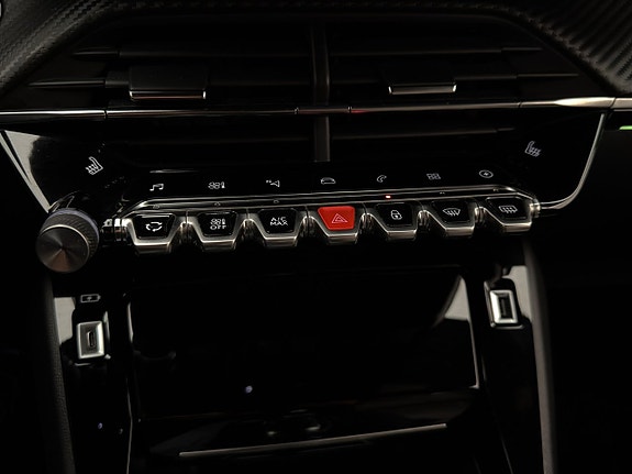 Peugeot e-208 16 of 27