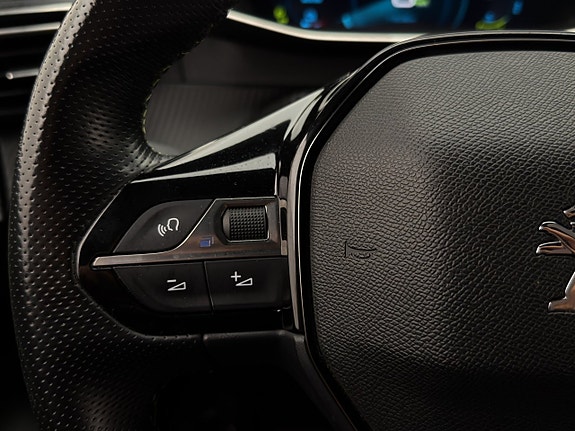 Peugeot e-208 21 of 27