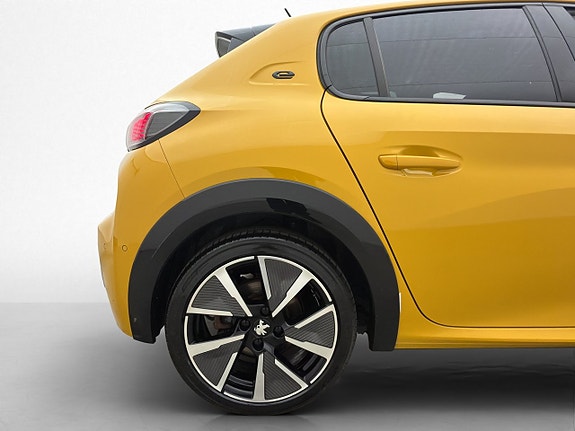 Peugeot e-208 26 of 27