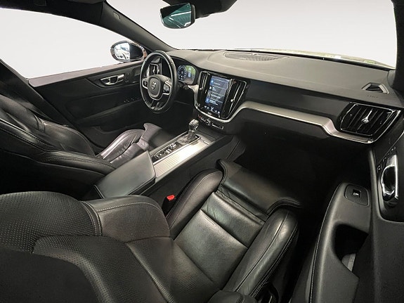 Volvo V60 15 of 26