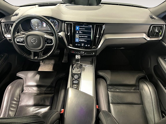 Volvo V60 11 of 26
