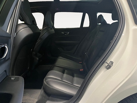 Volvo V60 14 of 26