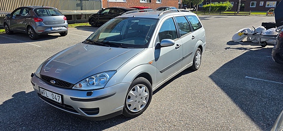 Ford Focus 2 of 6