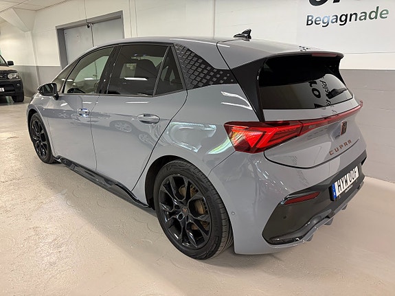 Cupra Born 3 of 7