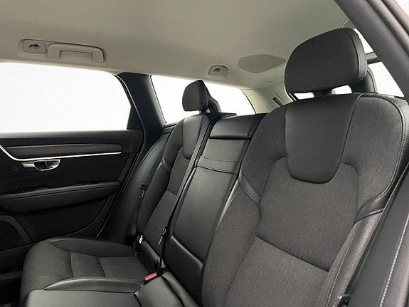 Volvo V90 Cross Country 28 of 30