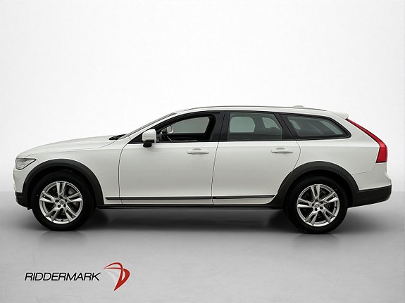 Volvo V90 Cross Country 4 of 30