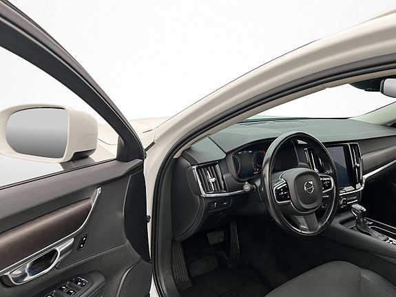 Volvo V90 Cross Country 11 of 30