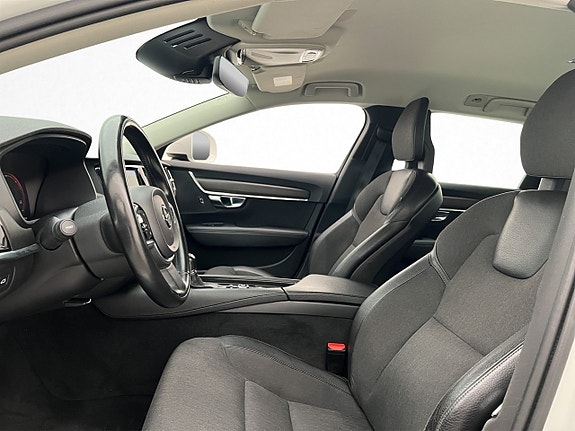 Volvo V90 Cross Country 12 of 30