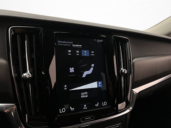 Volvo V90 Cross Country 24 of 30