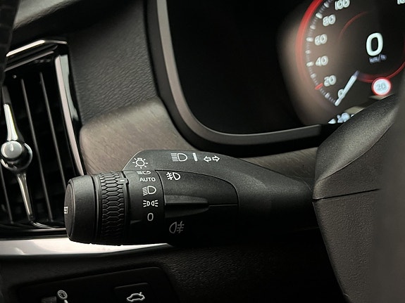 Volvo V90 Cross Country 14 of 30