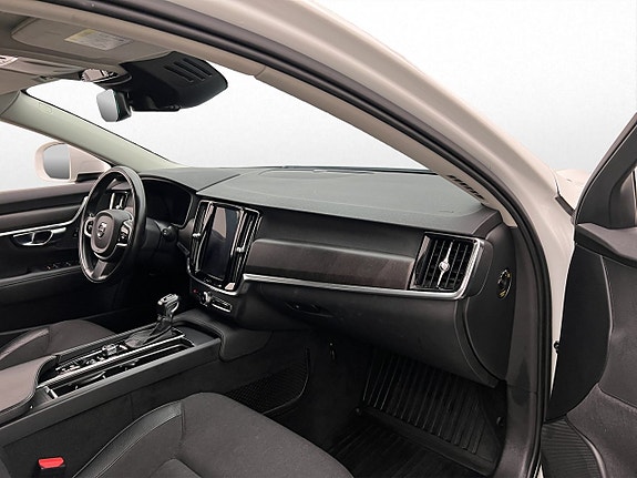Volvo V90 Cross Country 26 of 30