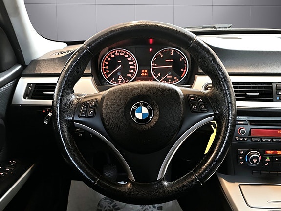 BMW 320d 25 of 27