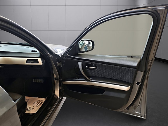 BMW 320d 18 of 27