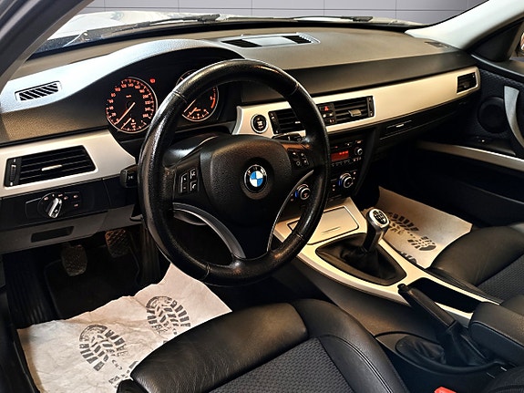 BMW 320d 15 of 27