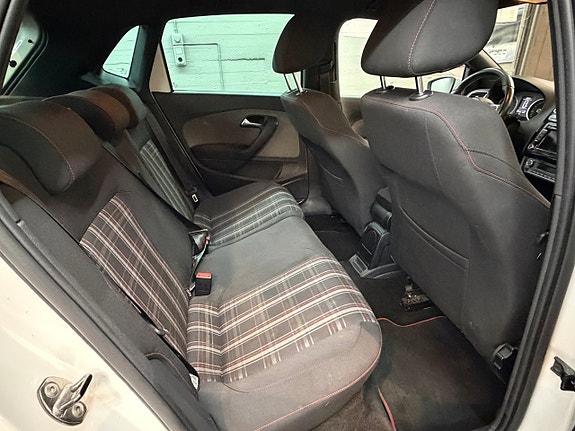 Volkswagen Polo 7 of 21