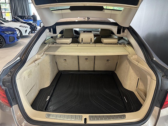 BMW 328i 9 of 17