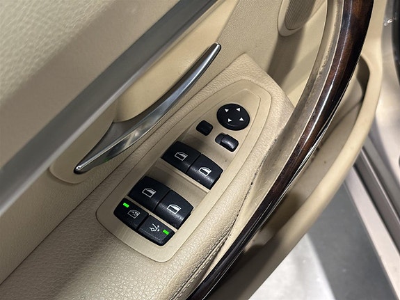 BMW 328i 8 of 17
