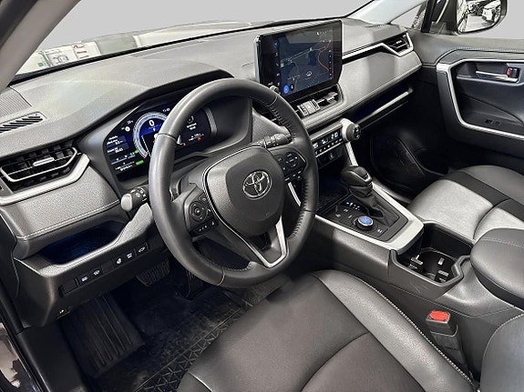 Toyota RAV4 14 of 19