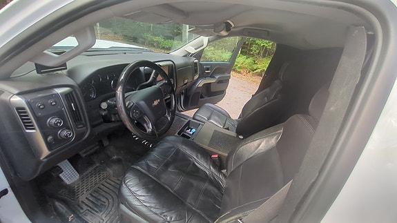 Chevrolet Silverado 3500 9 of 12