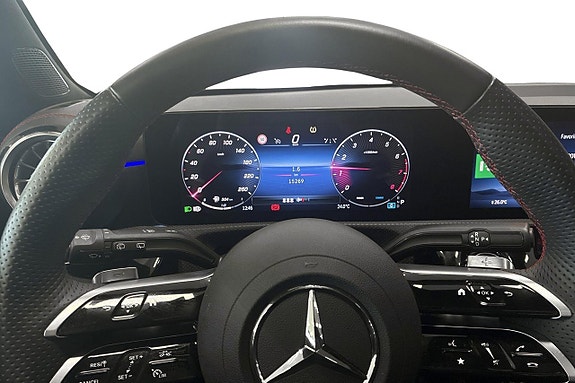 Mercedes-Benz CLA200 5 of 14