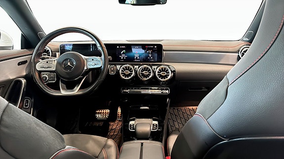 Mercedes-Benz CLA200 4 of 13